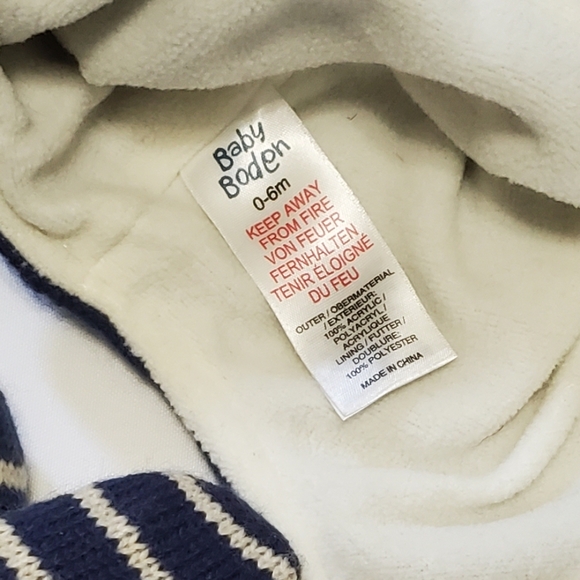 MiniBoden Baby Hat with Mittens Set - Picture 5 of 5